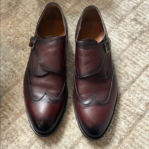 Brown Leather Oxford Shoes with Sleek Design